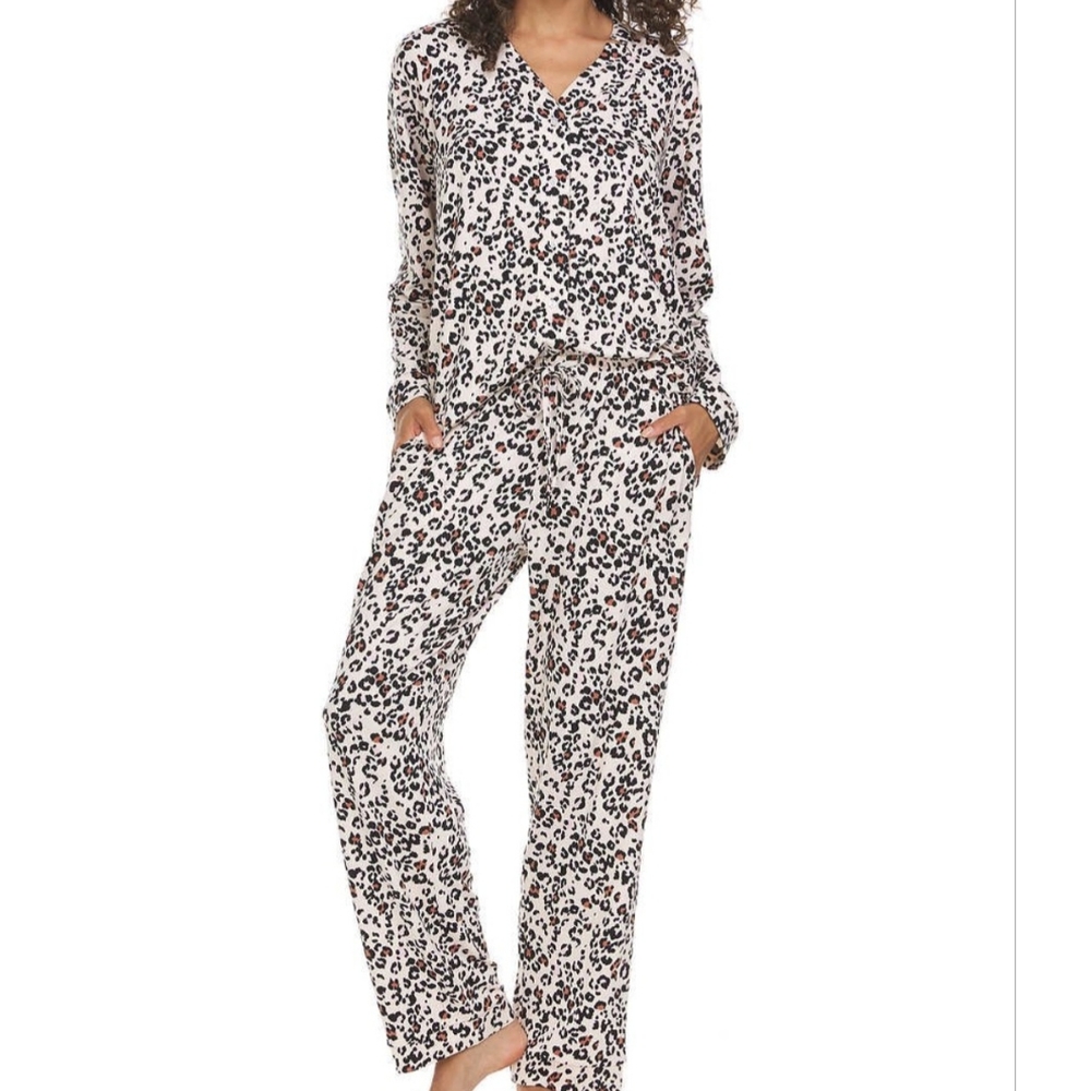 Ladies pajamas set